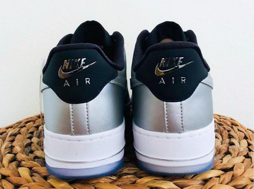 WMNS AIR FORCE 1 '07 SE シルバー＆ブラック ナイキ