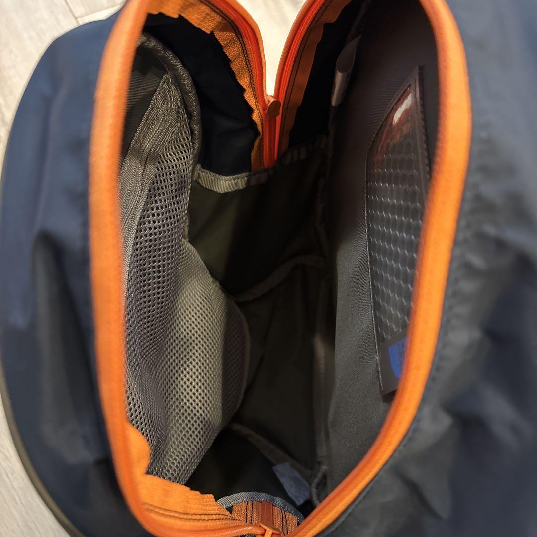 新品　ノースフェイス キッズ スモールデイ リュック NMJ72360 UN