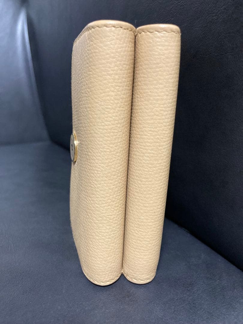 CHANEL シャネル　ココボタン　三つ折り財布 ココマーク　ベージュ