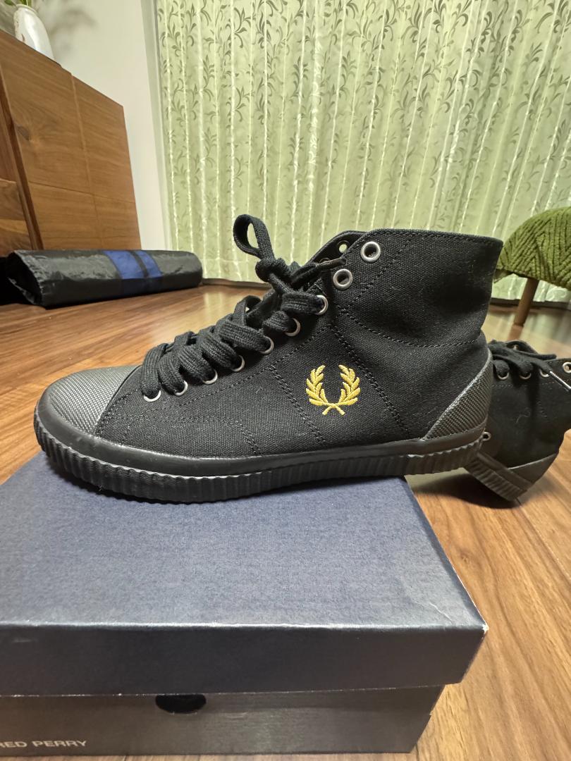 【美品/FRED PERRY】ブラック　スニーカー