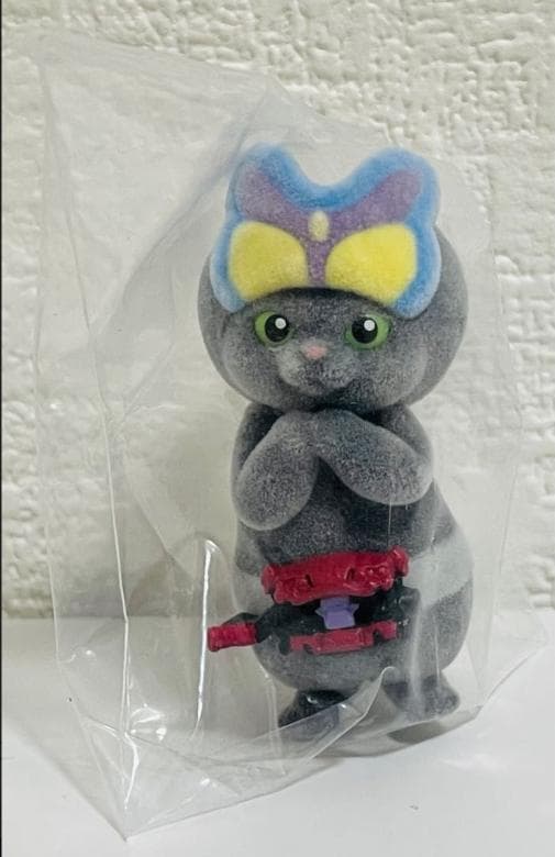 仮面にゃりたー グレー 人形 バンダイ