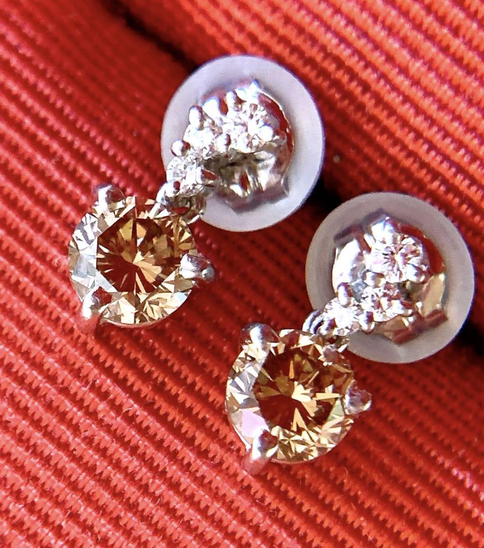 キラキラ✨計0.72CT✨k18WG揺れるダイヤモンドピアス　k18ダイヤピアス
