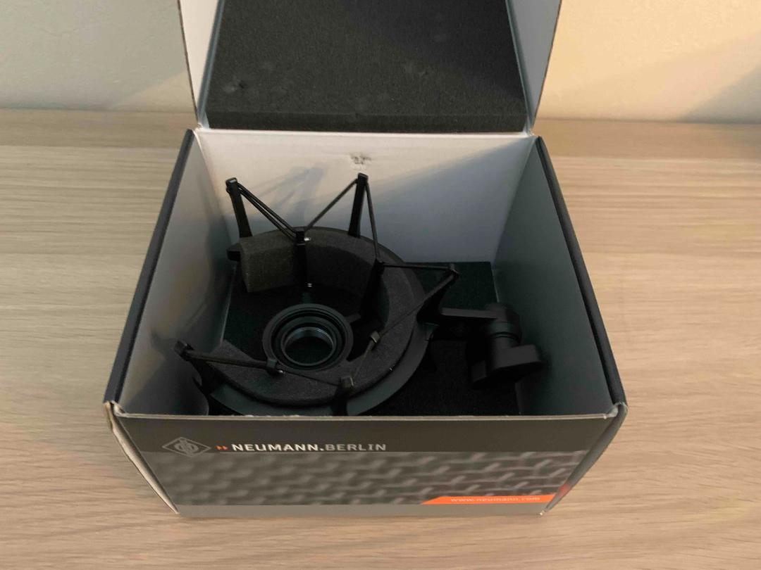 NEUMANN（ノイマン）/ TLM102 BK +EA4BKショックマウント