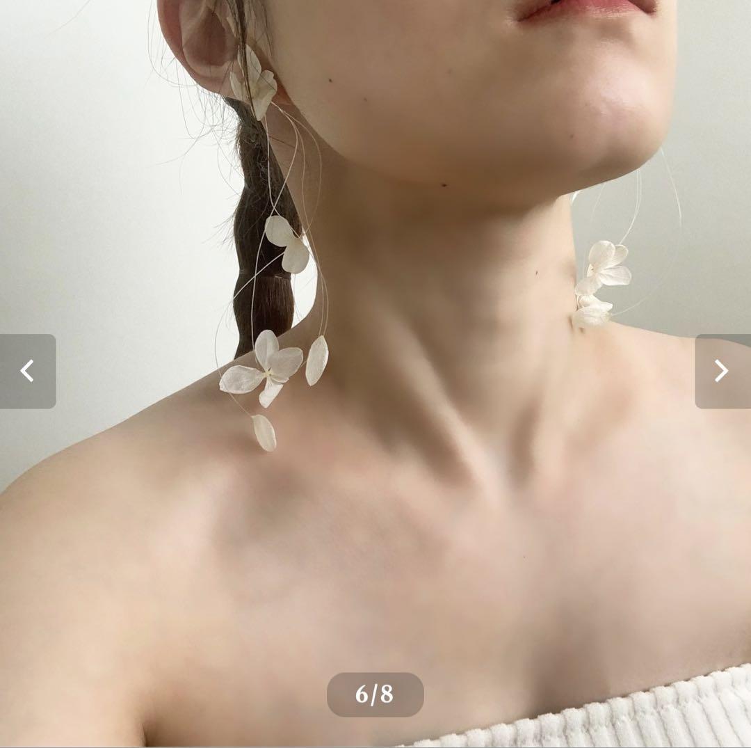 liqui かすみ草カローラピアス