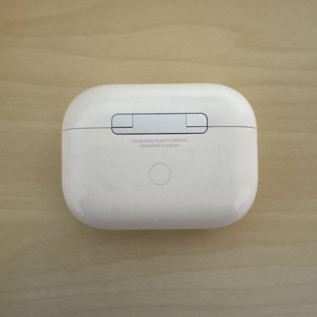 Apple AirPods Pro 第1世代 充電ケースのみ - メルカリ