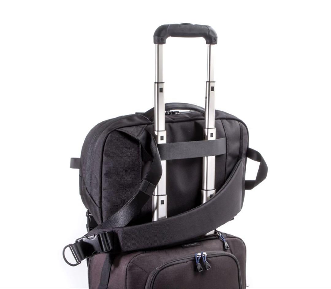 ARE　エアー　Travel　Sling2　ボディバッグ ショルダー　ブラック