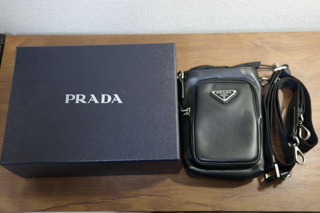 N【PRADA】 スマホショルダーバッグ ブラック