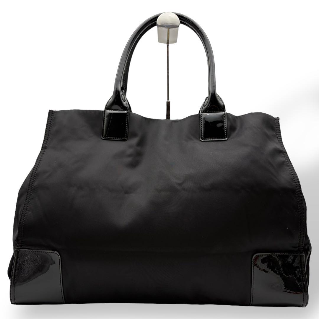トリーバーチ　エラ　トートバッグ　エナメル　ナイロン　ロゴ　A4収納◎　肩掛け◎ トリーバーチ バッグ トートバッグ TORY BURCH エラ ナイロン