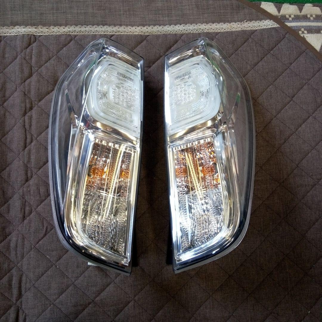 デイズ　ルークス　テールランプ　B21A クリアLED