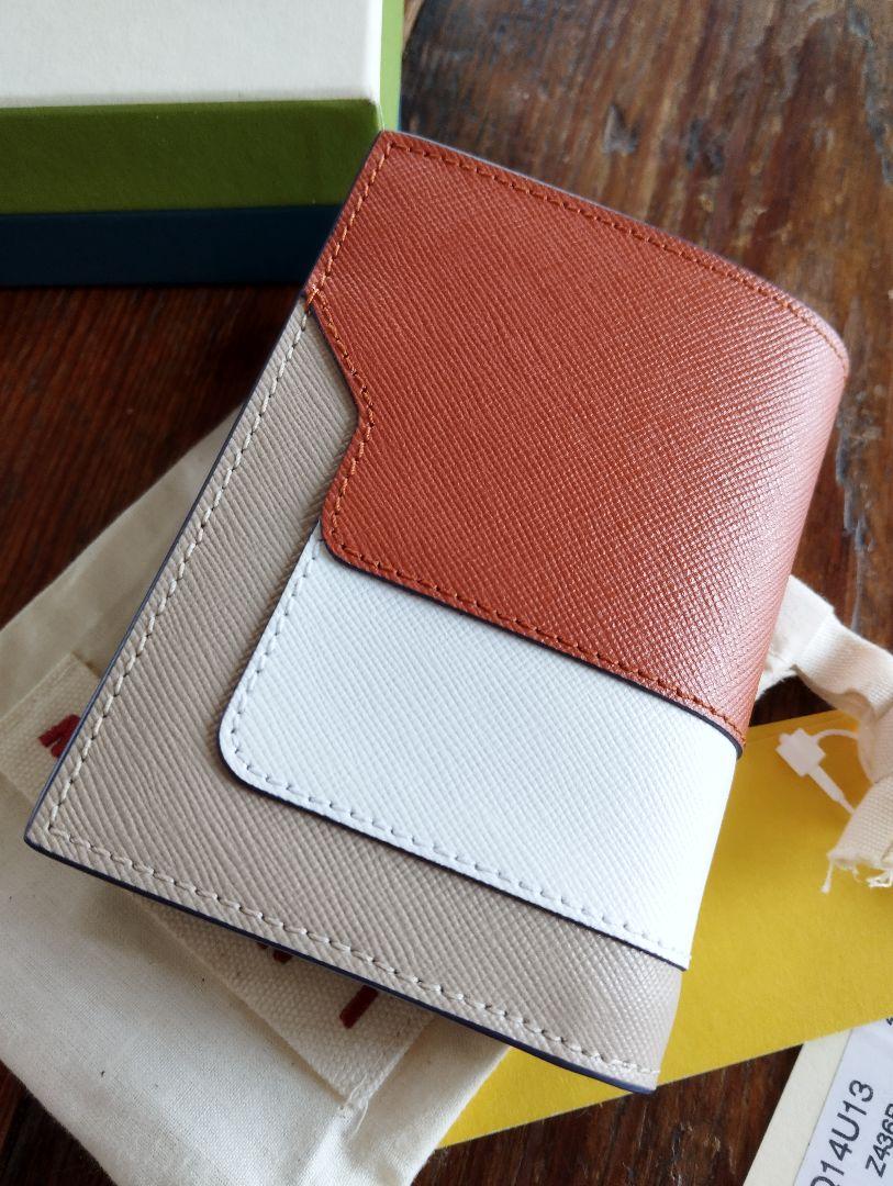 ラスト1点 新品未使用 MARNI マルニ バイフォールドウォレット ラスト1点 新品未使用 MARNI マルニ バイフォールドウォレット
