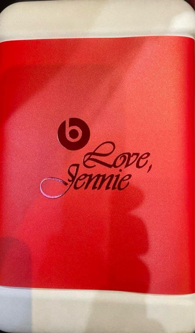 Beats Solo 4 JENNIE Special Edition Red