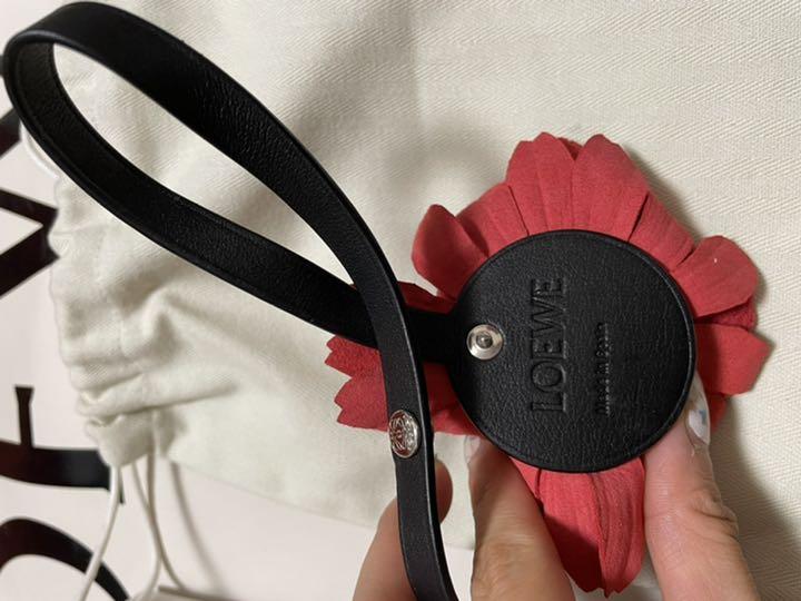 人気の雑貨がズラリ! ロエベ バッグチャーム フラワー レザーチャーム