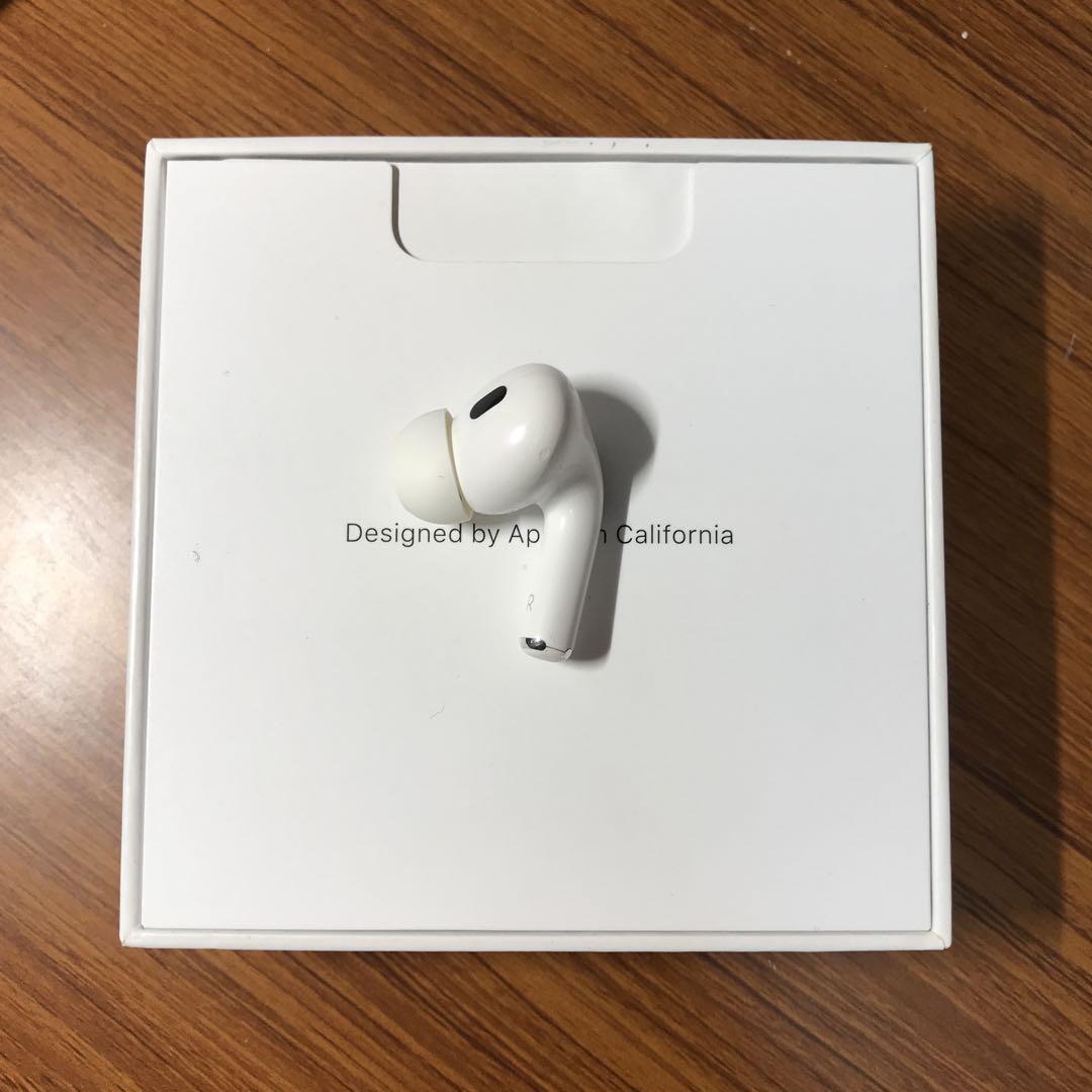 AirPods Pro 第二世代　右の耳　lightning充電　A2698