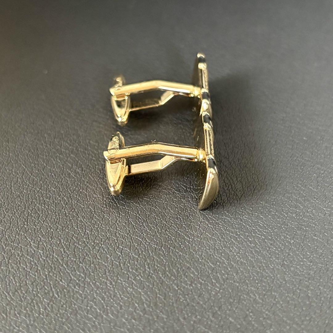 【希少】【美品】【クリスチャンディオール】CDロゴ カフス ゴールドカラー 【希少】【美品】【クリスチャンディオール】CDロゴ カフス ゴールドカラー