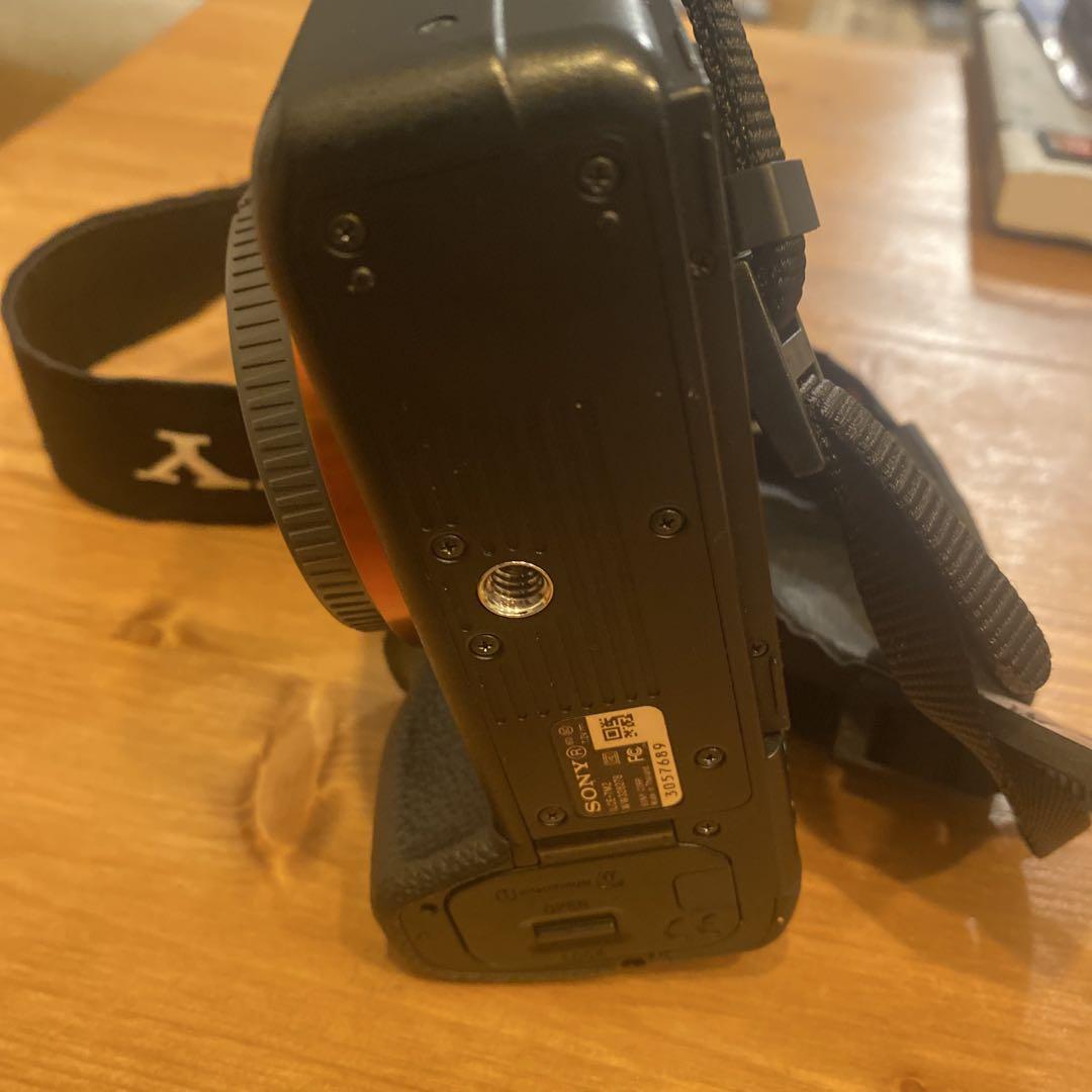 SONY α7ii ミラーレス一眼レフ　ボディーのみ