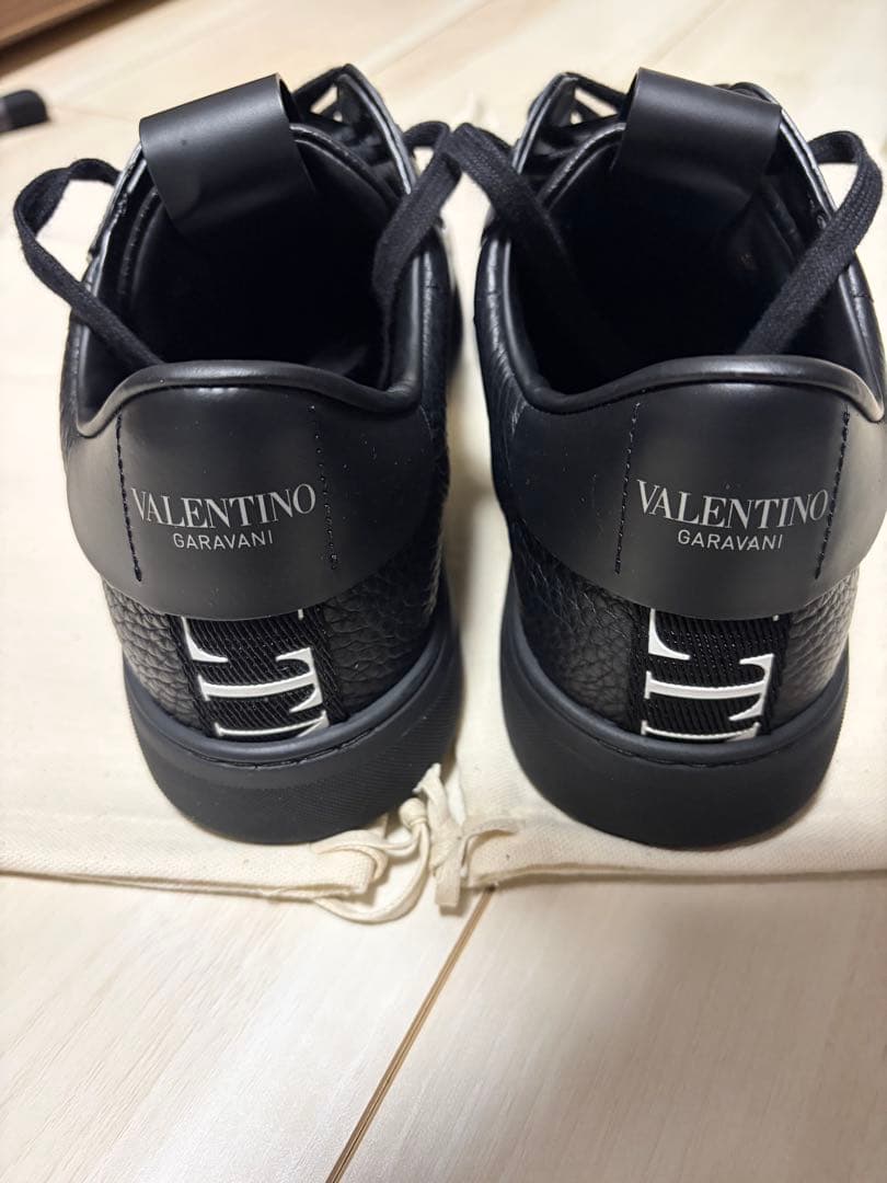 VALENTINO スニーカー【シューズ袋、替えの紐付き】 VALENTINO スニーカー【シューズ袋、替えの紐付き】