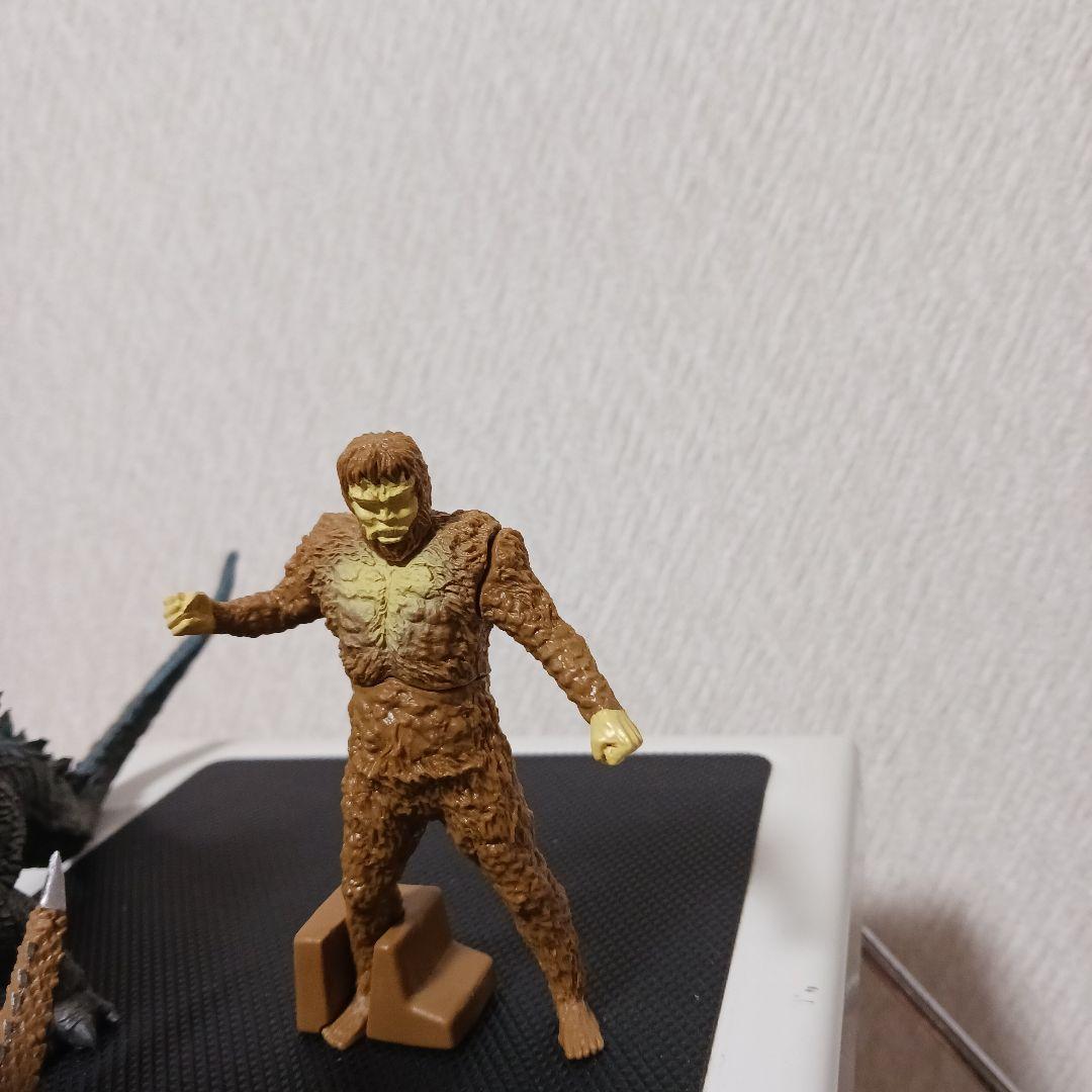 ゴジラシリーズ&ウルトラマン怪獣フィギュア 11体セット - メルカリ