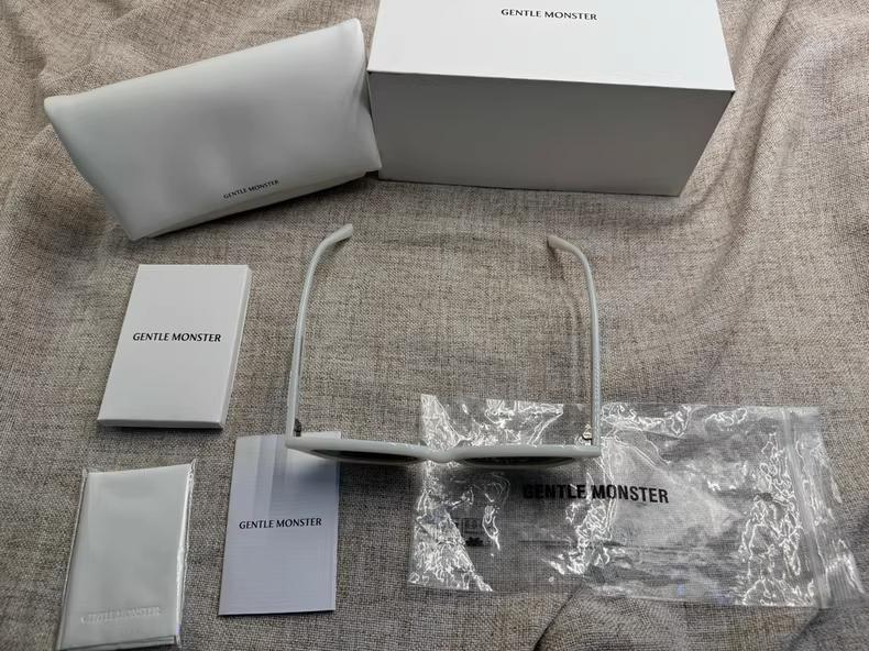 男女兼用 Gentle Monster Loti 01 サングラス 箱 箱 Gentle Monsterジェントルモンスター Loti 01 サングラス