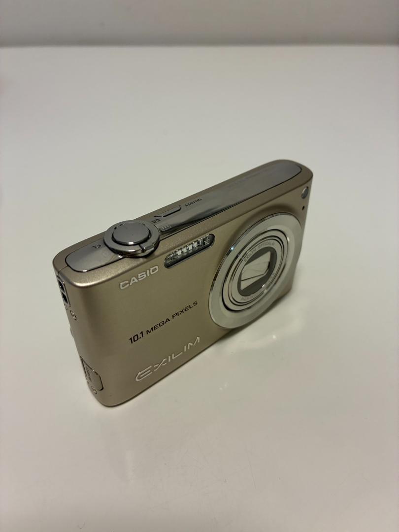 カシオ CASIO EXILIM ZOOM EX-Z200 ゴールド デジカメラ