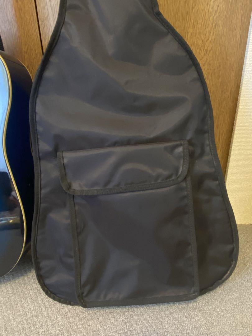青 アコースティックギターとケース