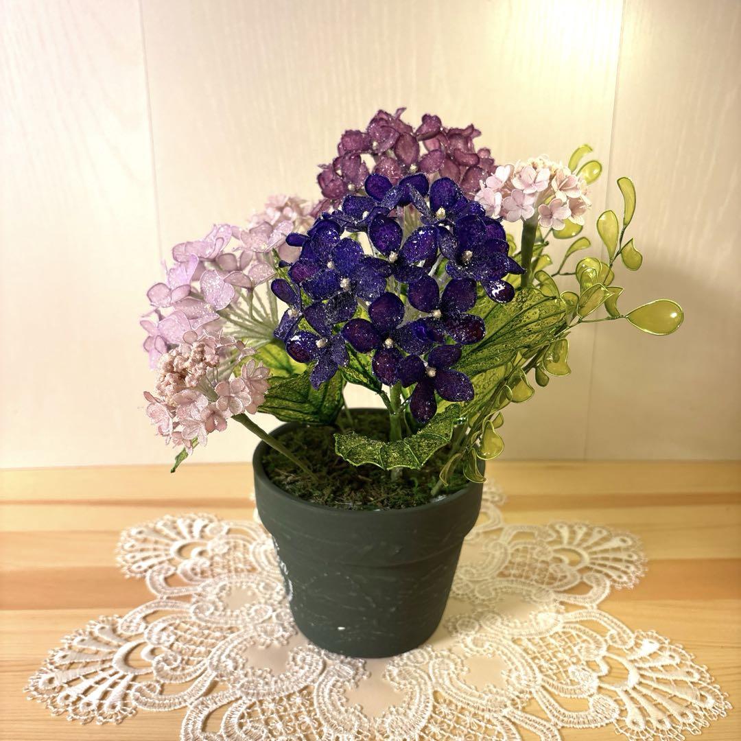 アメリカンフラワー・紫陽花のアレンジとジャーマンアイリス