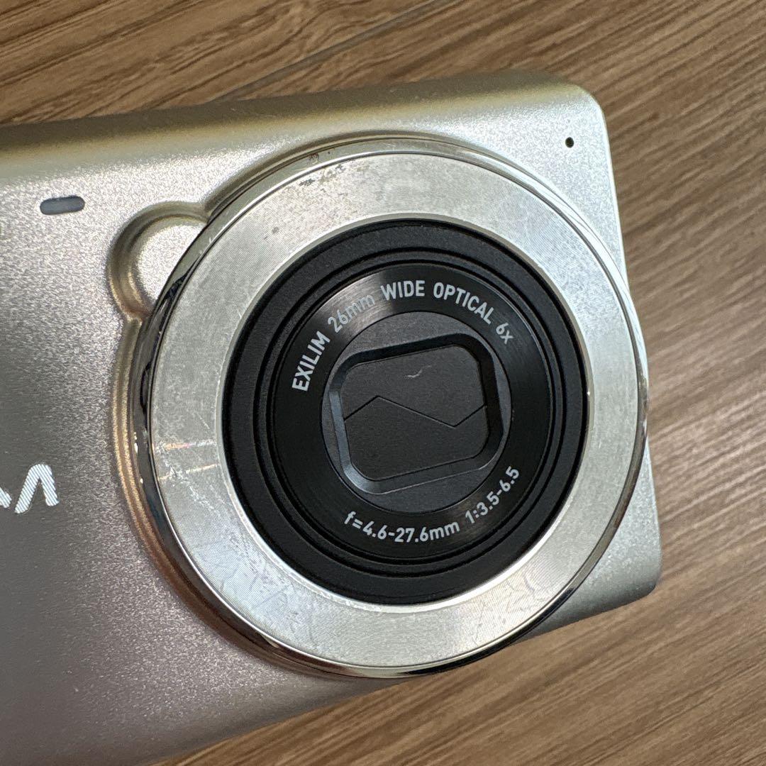CASIO EXILIM 16.1 MP デジカメ　EX-ZS27