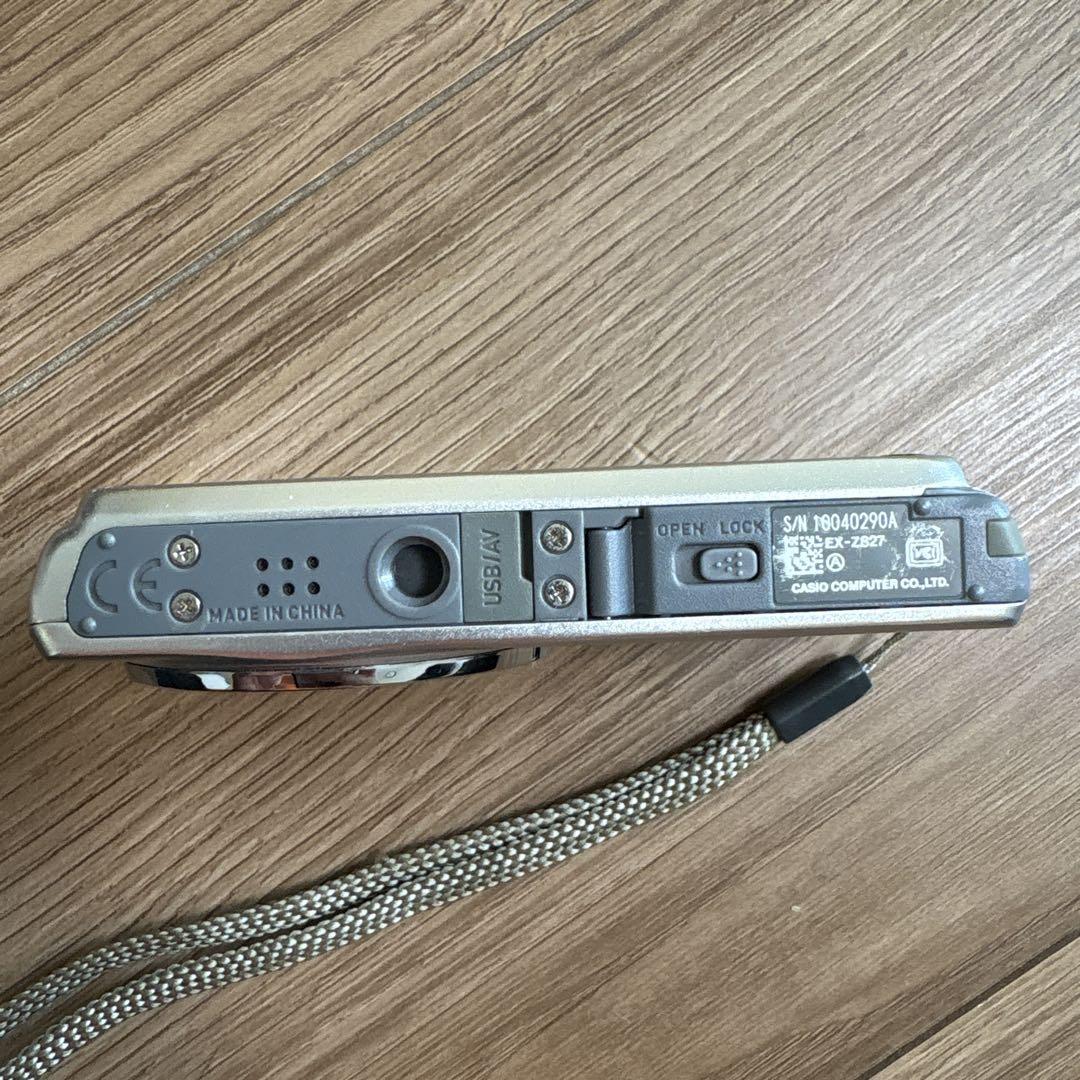 CASIO EXILIM 16.1 MP デジカメ　EX-ZS27