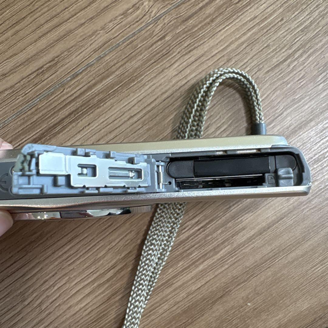 CASIO EXILIM 16.1 MP デジカメ　EX-ZS27