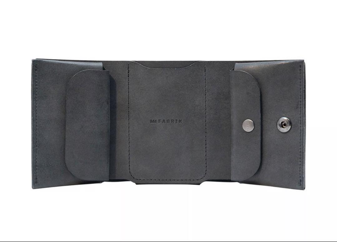 しっかり入ってコンパクトな財布　TRI-FOLD WALLET / BLACK