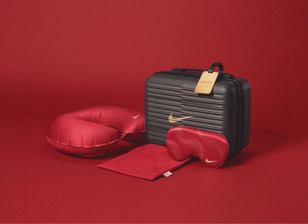 海外限定　日本未発売　NIKE トラベルセット　ネックピロー　旧正月