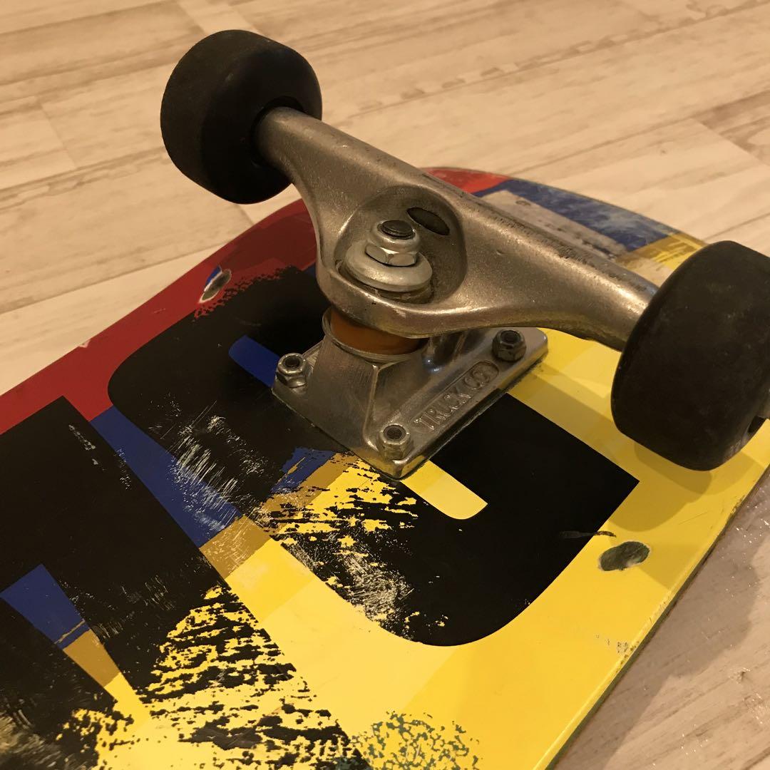 fripスケートボード　スケボーコンプリートデッキ