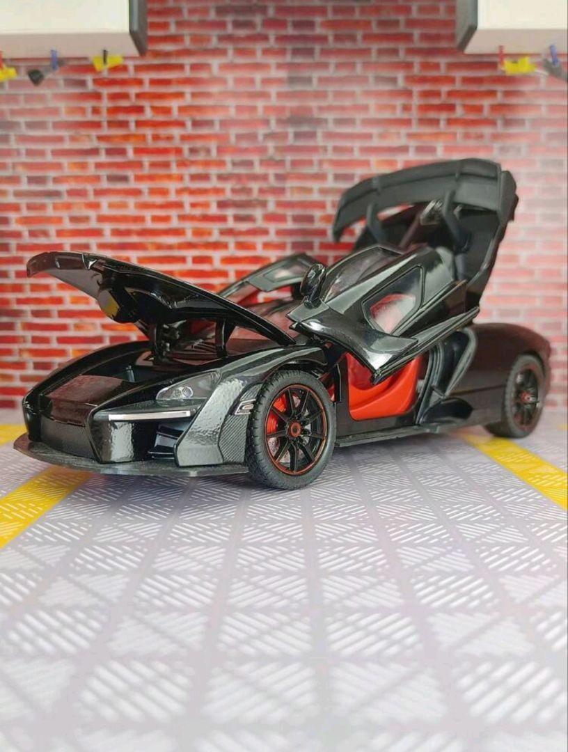 McLaren Senna ミニカー ホワイト/ブラック