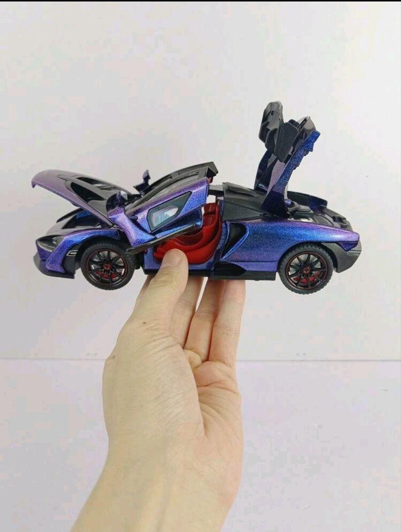 McLaren Senna ミニカー ホワイト/ブラック