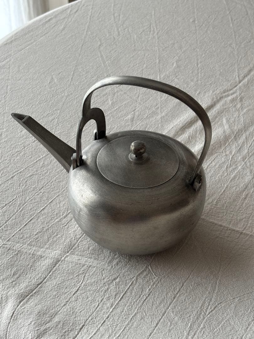 アンティーク 錫の急須目立った傷や汚れなし