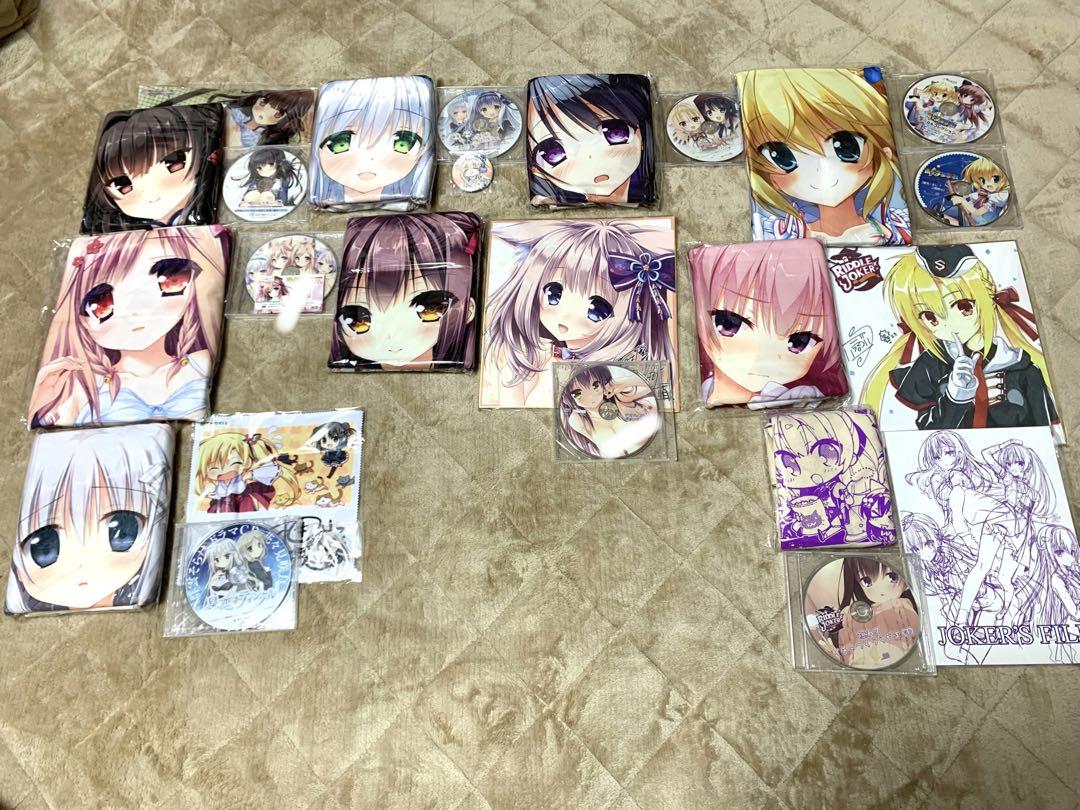 抱き枕カバーまとめ売り(グッズ付き)