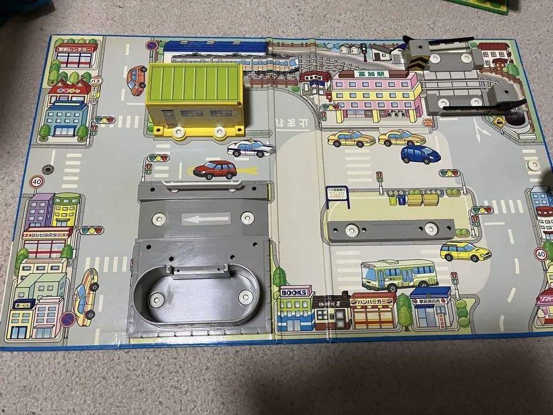 トミカハンディ立体マップ まちへお買いもの 駅前ロータリー 山
