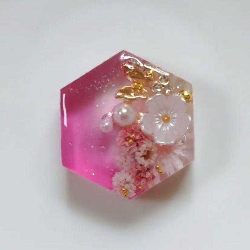 ミルクティー様おまとめ。レジン マグネット ヘアゴム n ハンドメイド レジン ヘアゴム ポニーフック ペンダントトップ