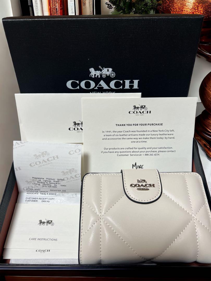 新品　coach コーチ　折り財布　キルティング　ホワイト