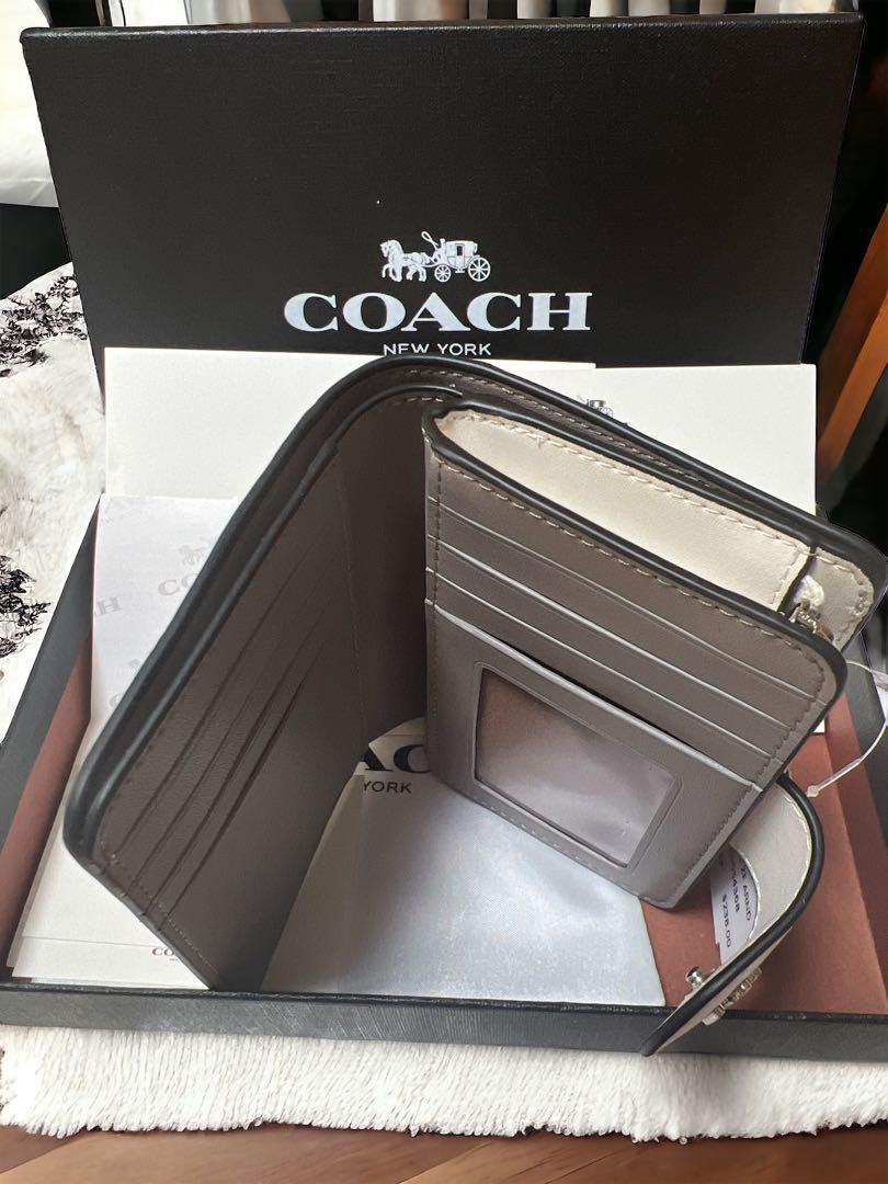新品　coach コーチ　折り財布　キルティング　ホワイト