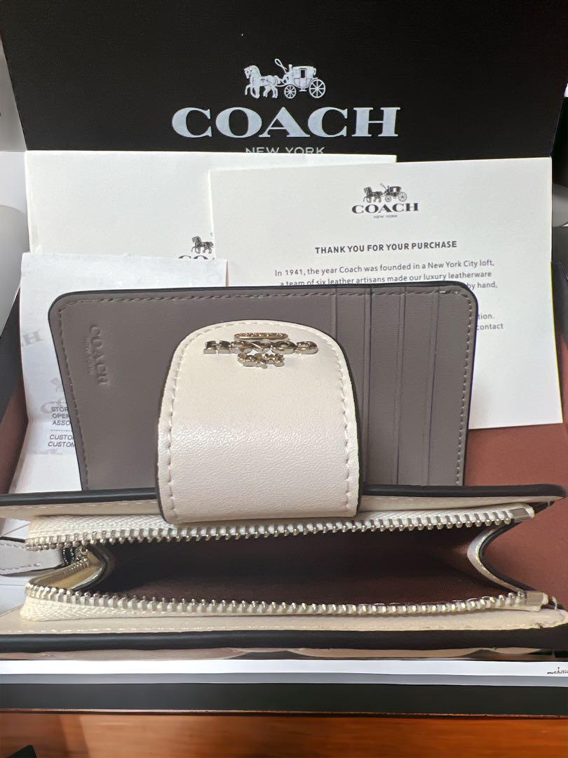 新品　coach コーチ　折り財布　キルティング　ホワイト