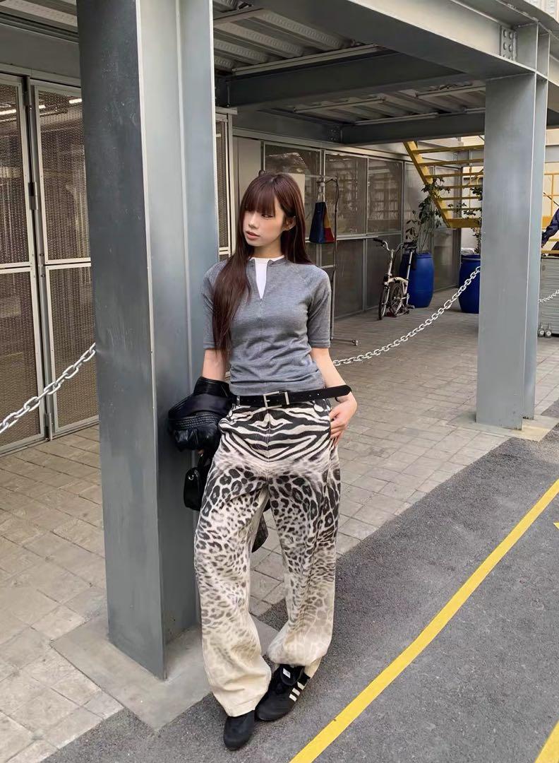 I'm still in建筑物里 ヒョウ柄　モノクロ　デニムジーンズy2k00s