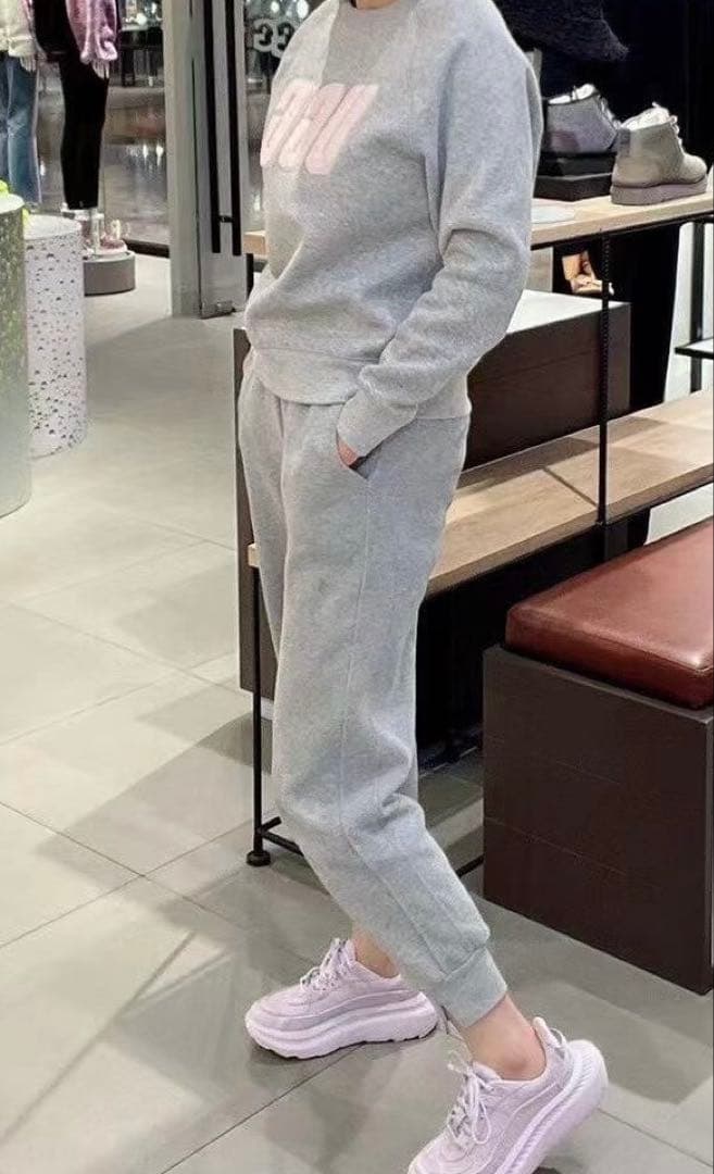 のトレンド 大人気クルーネックスウェットGREYHEATHER|グレーL・UGG