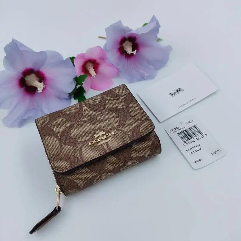 送料込】 【新品】COACH コーチ/三つ折り財布 ミニウォレット