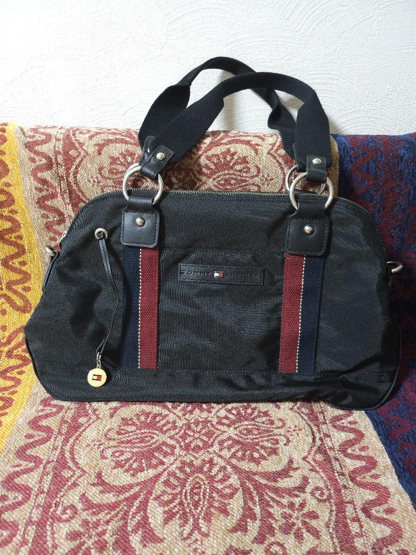 TOMMY HILFIGER ブラック