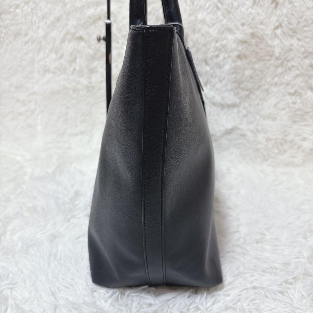 未使用タグ付き　TAKEO KIKUCHI ブラックレザートートバッグ 大容量