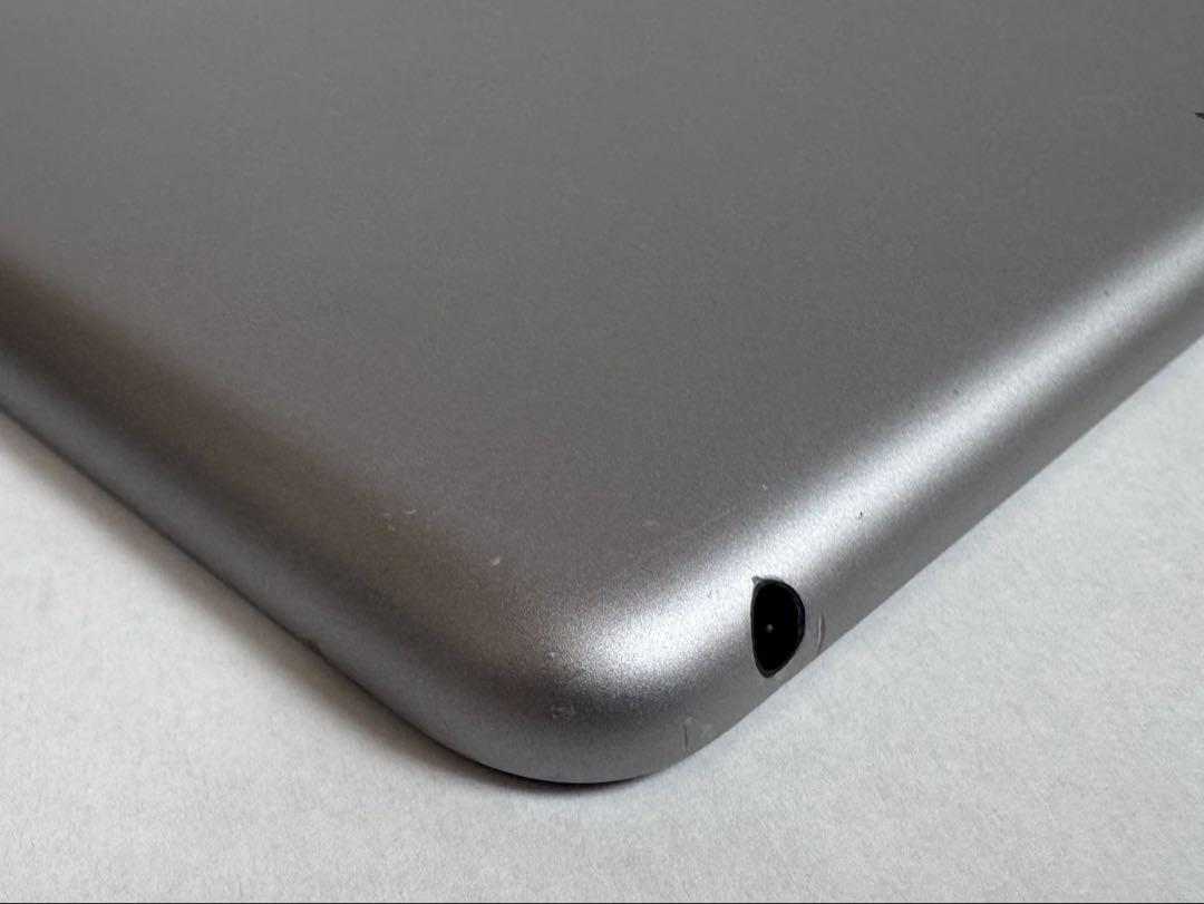 iPad 第6世代32GBスペースグレイWiFi