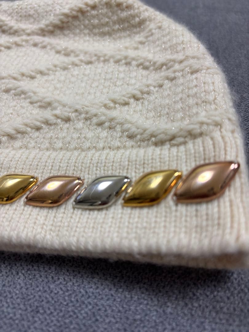 新品未使用: ルイヴィトン アイボリー×ラメ ダイヤモンド模様 ニット帽 新品未使用: ルイヴィトン アイボリー×ラメ ダイヤモンド模様 ニット帽