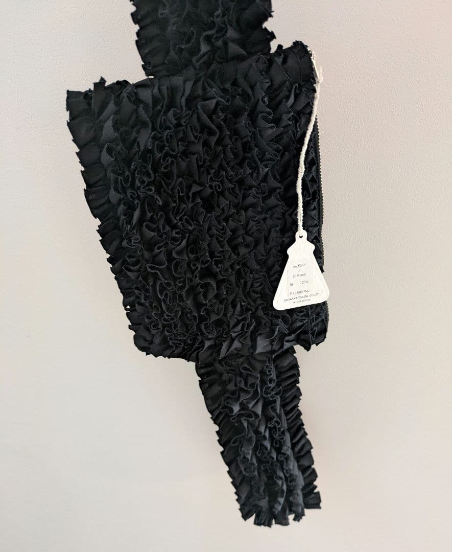 未使用 R&D.M.CO- Ecru et pousse フリルボディバッグ 未使用 R&D.M.CO- Ecru et pousse フリルボディバッグ