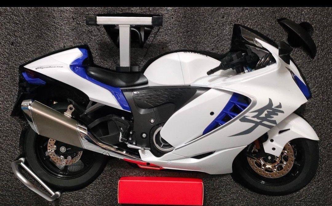 新品未使用　1/6　スズキ　ハヤブサ　バイク完成品　アクションフィギュア 新品未使用 1/6 スズキ ハヤブサ バイク完成品 アクション