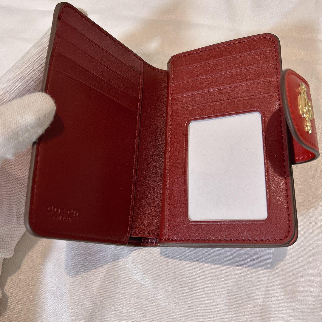 コーチ　型押し二つ折り財布　レッド